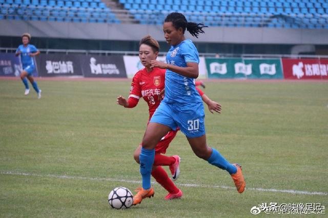 杜兰特关键时刻显身手 成火箭胜利海报主角